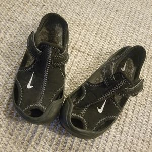 ❌SOLD❌ Nike Sun Protect Sandals kids size 6C